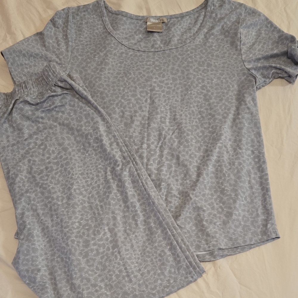 Elegant Gray Leopard Print Women's Top